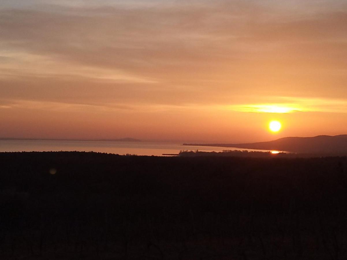 Napraszallas Vendeghaz Balatonakali Exteriör bild