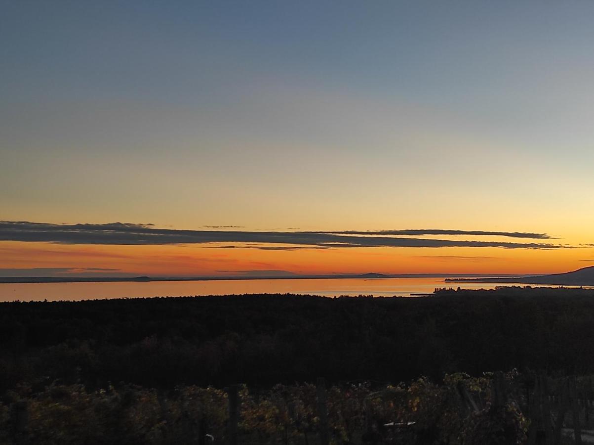 Napraszallas Vendeghaz Balatonakali Exteriör bild