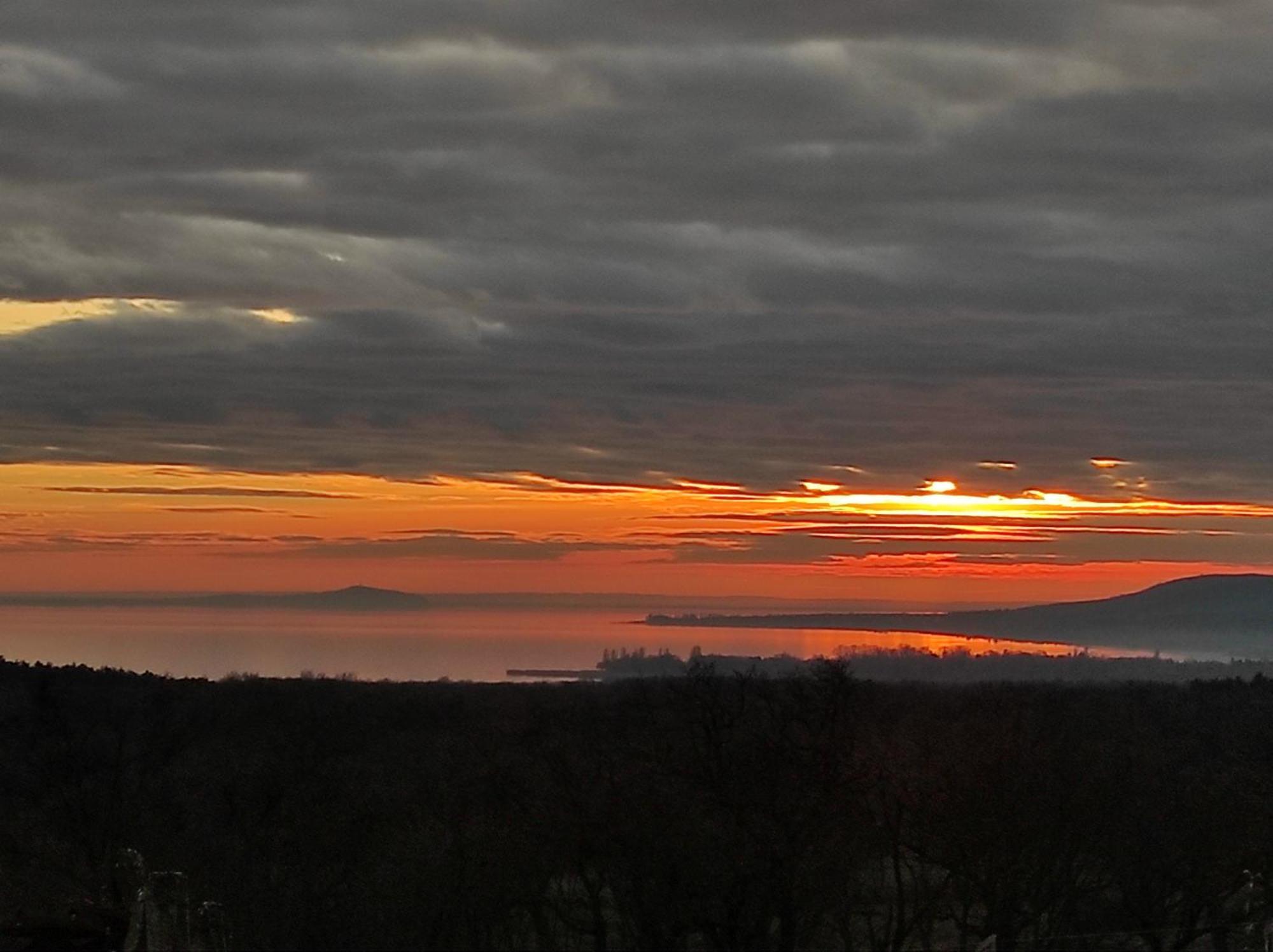 Napraszallas Vendeghaz Balatonakali Exteriör bild