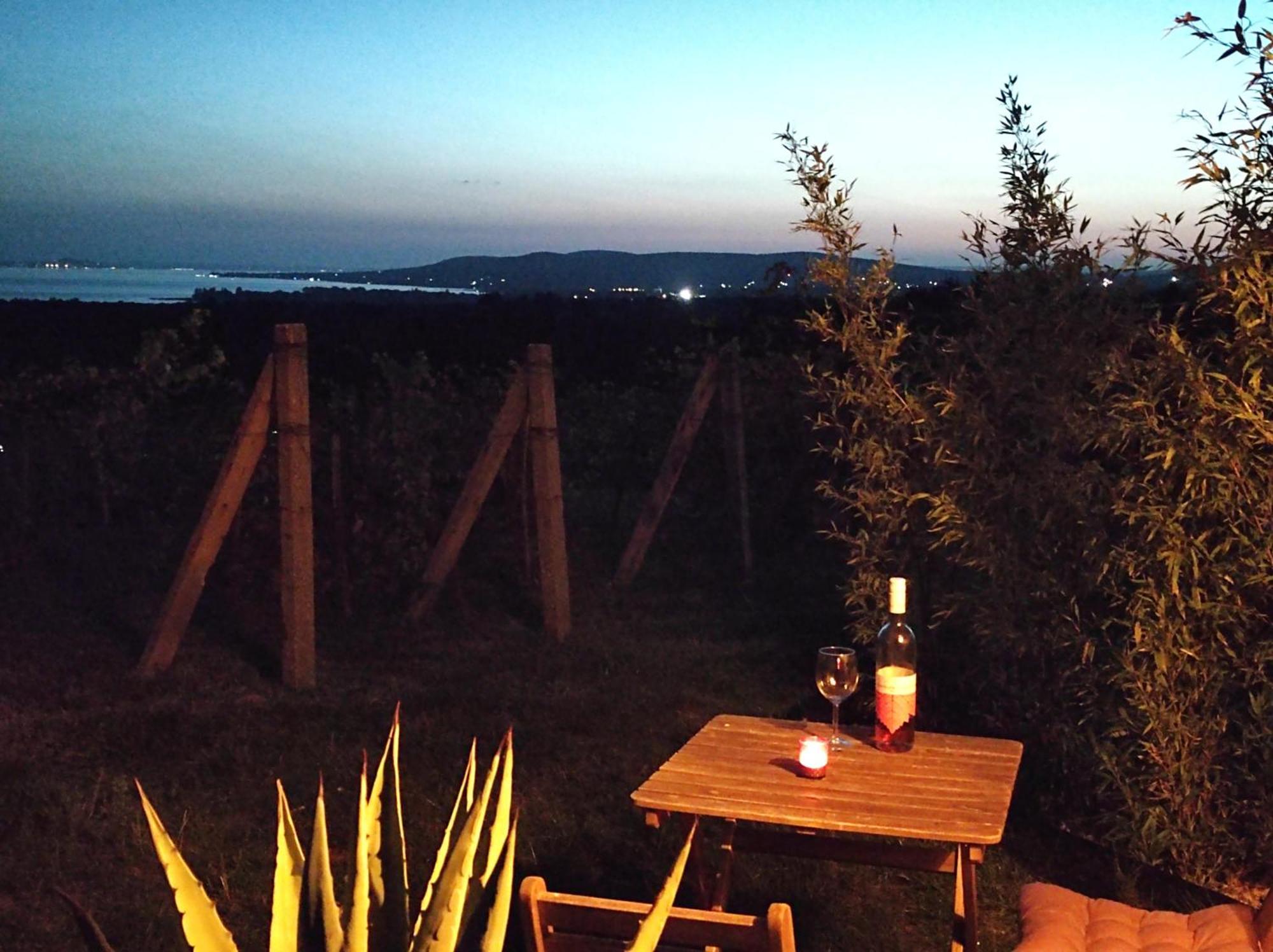 Napraszallas Vendeghaz Balatonakali Exteriör bild